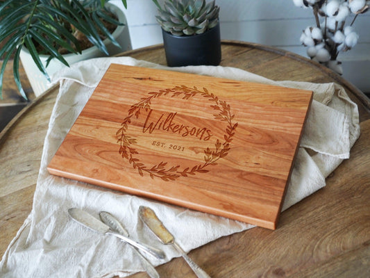 Personalized Cutting Board Last name in Wreath - 005